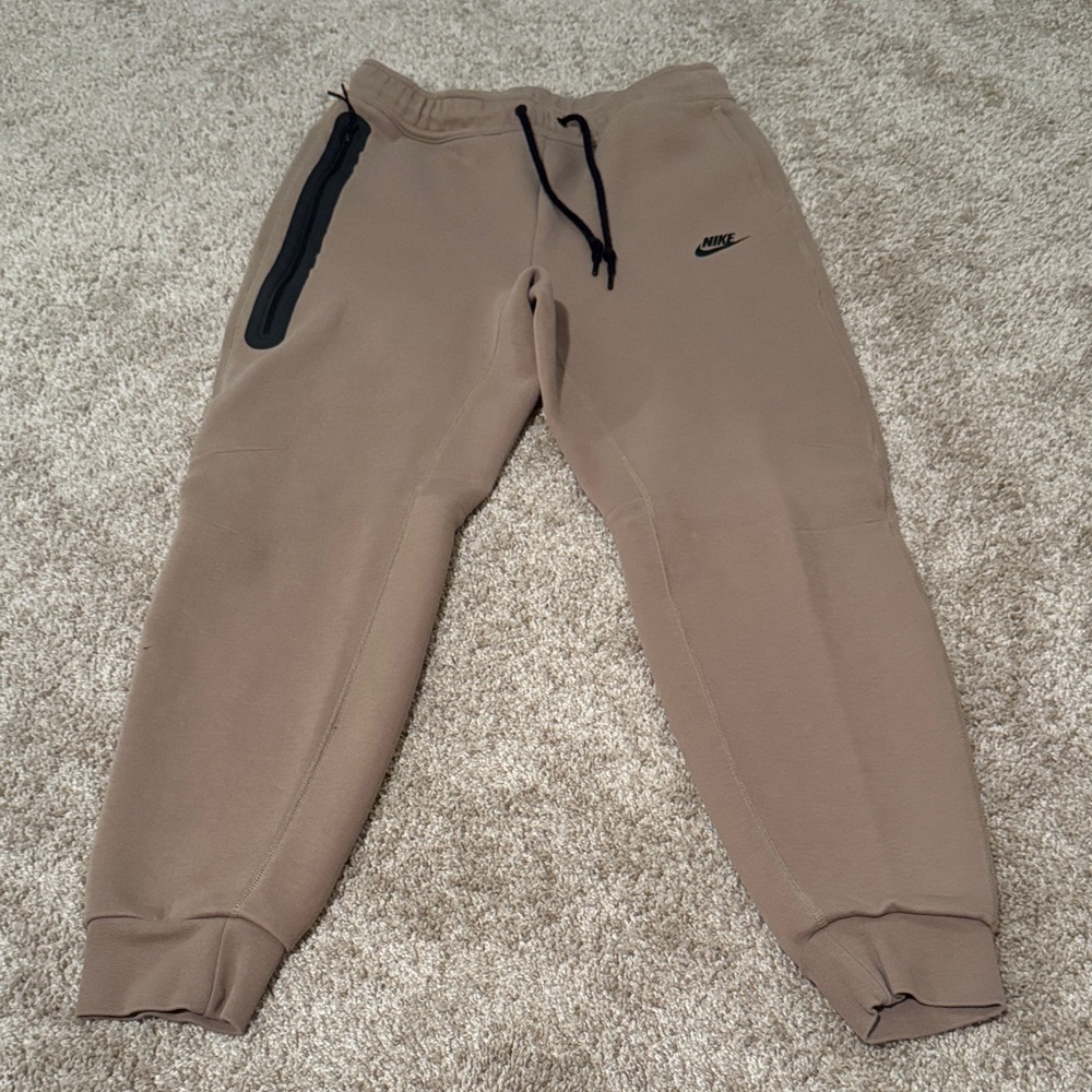 Nike Beige Jogger Pants with Black Accents perfect condition